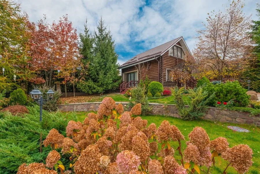 Photo libre de droits : Un nouveau souffle pour ce jardin de Jarnac avant les premiers froids